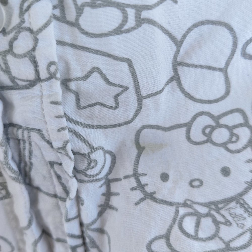 Deter XS Men's Hello Kitty White Gray Button Down Collared Shirt Kawaii Pastel - Picture 4 of 8